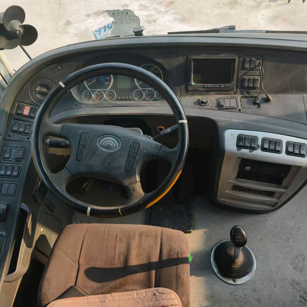 53 орундуу дизелдик автобус