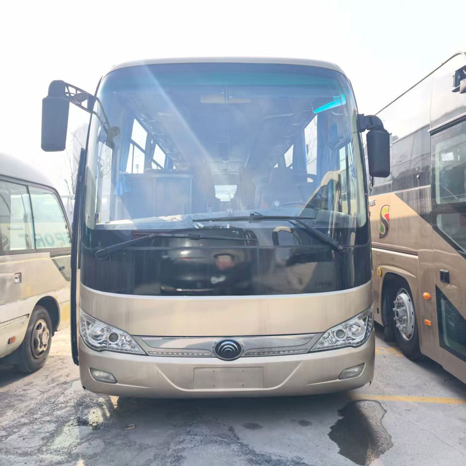 Ютонг 39 орундуу Дизель автобусу колдонулган