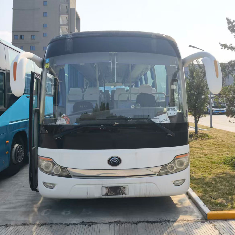 Yutong 65 орундуу дизелдик автобус 1