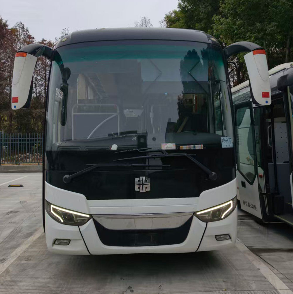 Zhongtong 46 орундуу дизелдик автобус